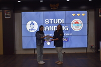 Studi Banding
